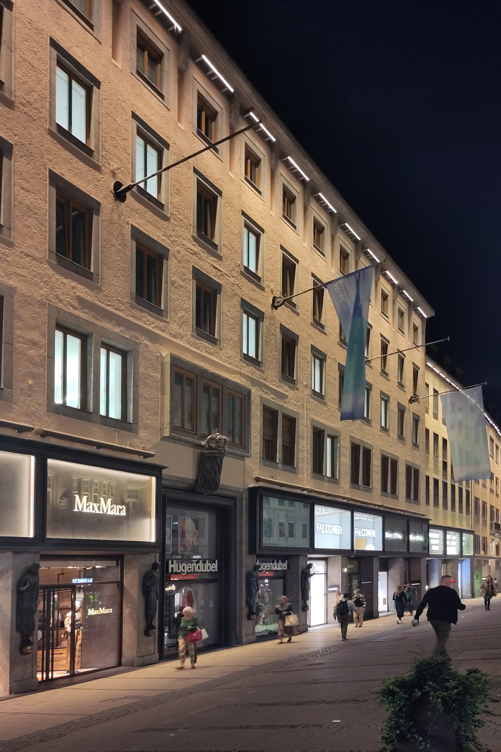 facade, five courtyards, night, lights