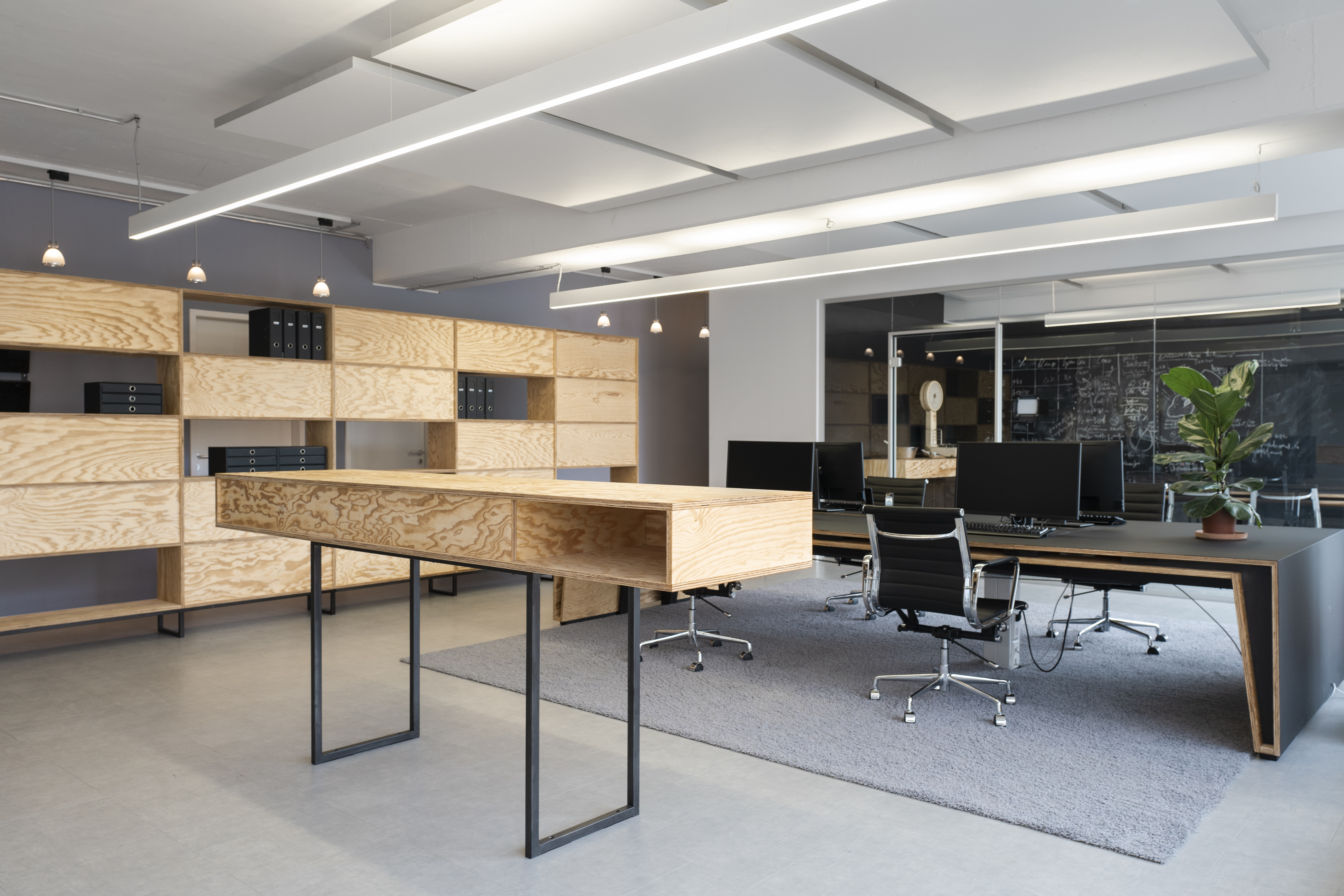 Speiseeismanufaktur, Arbeitsräume, großraum, München, Büro, Schreibtisch, Holz