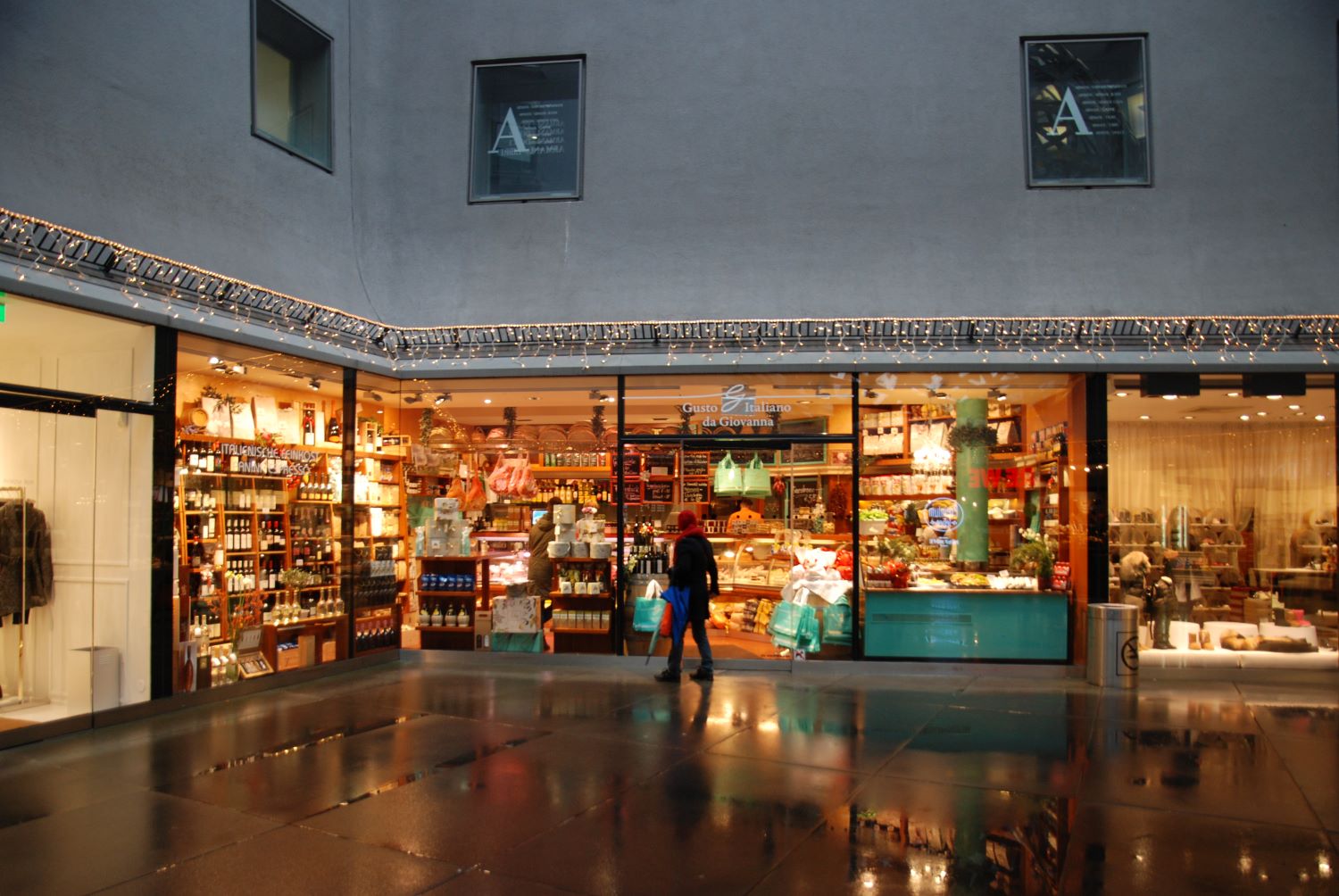 farnetani, five courtyards, munich, store, shop window, fine food