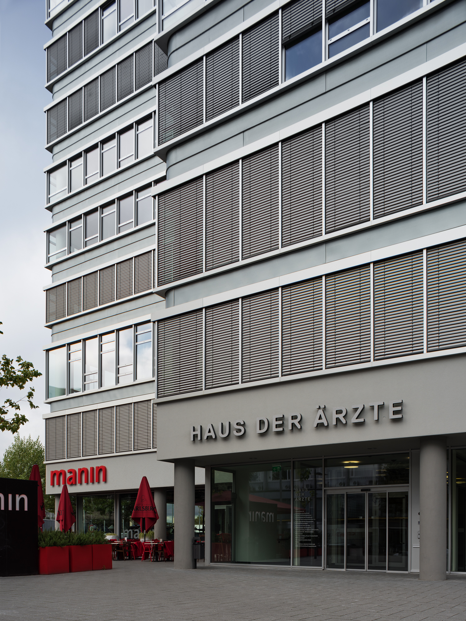 haus der ärzte, saarbrücken, gebäude, ärztekammer, saarland, fassade, innenhof