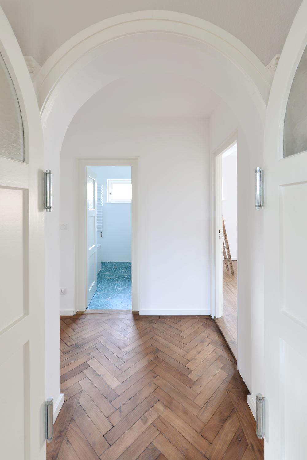 stairs, cabinet, light, window, hoyerweg, hallway, interior, herringbone parquet, round arch