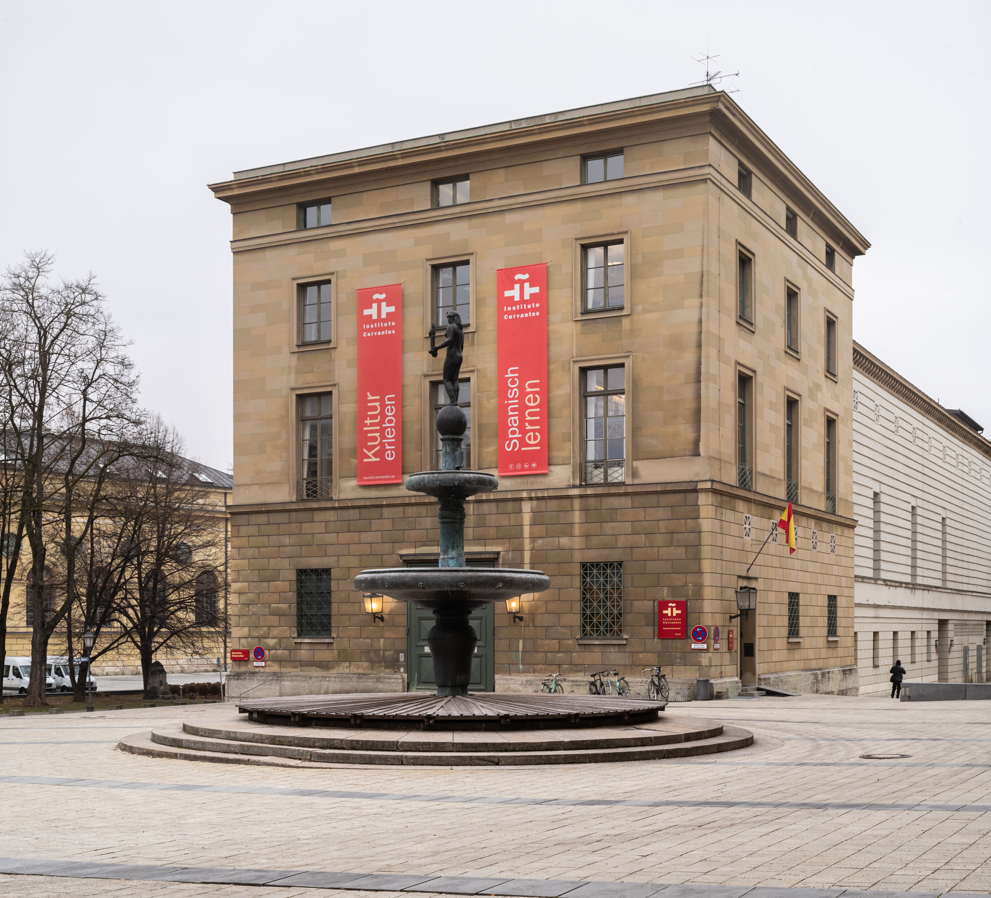 Residence, head building, theater courtyard