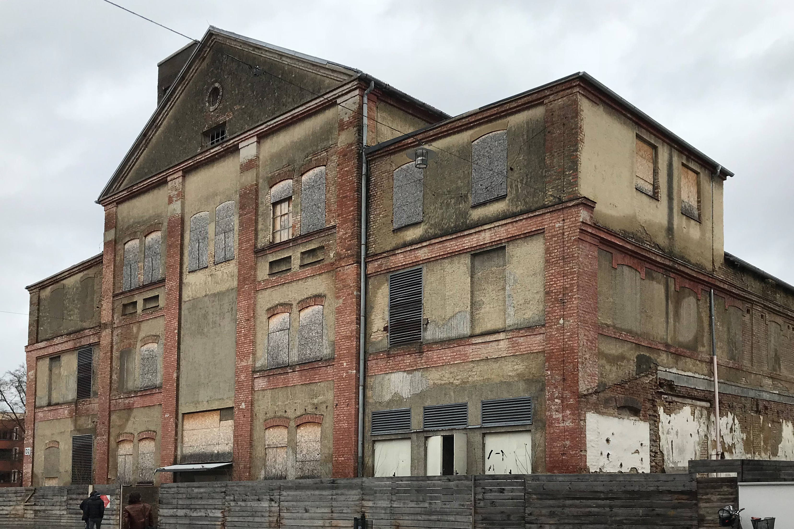 Worsted spinning mill, conversion, monument, revitalization