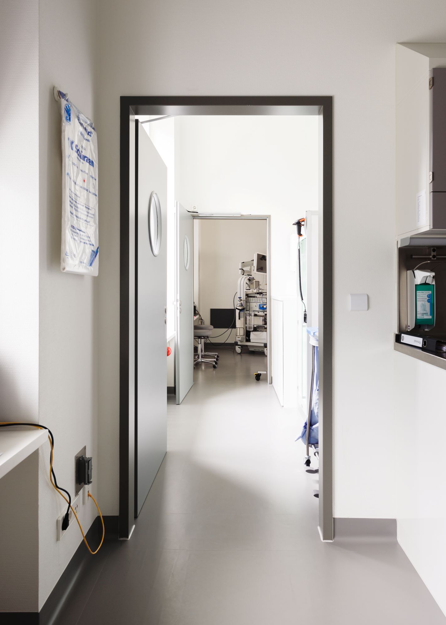 center internal medicine, five courtyards, practice, entrance, foyer, munich, treatment room